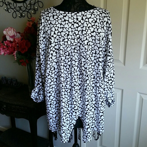 Lane Bryant Heart Print Blouse Split Back 18/20 - Picture 3 of 5